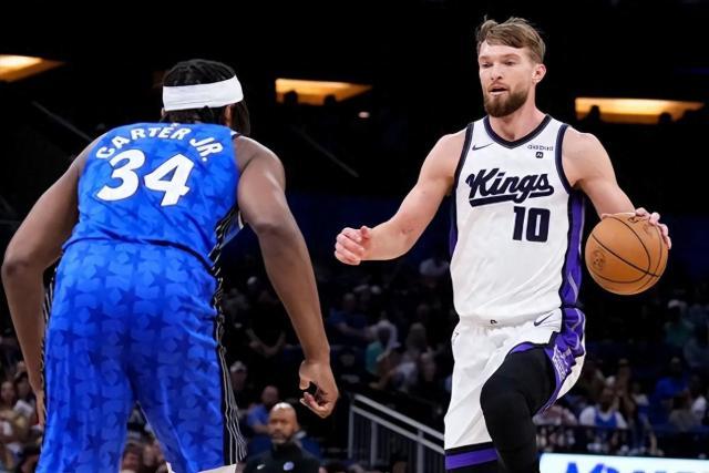 海星直播APP-连续53场两双达成！小萨变新科两双王：国王抢第六