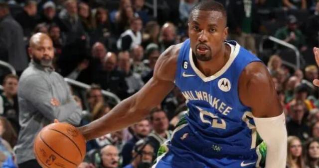 伊巴卡上货架！雄鹿寻求引进侧翼得分手